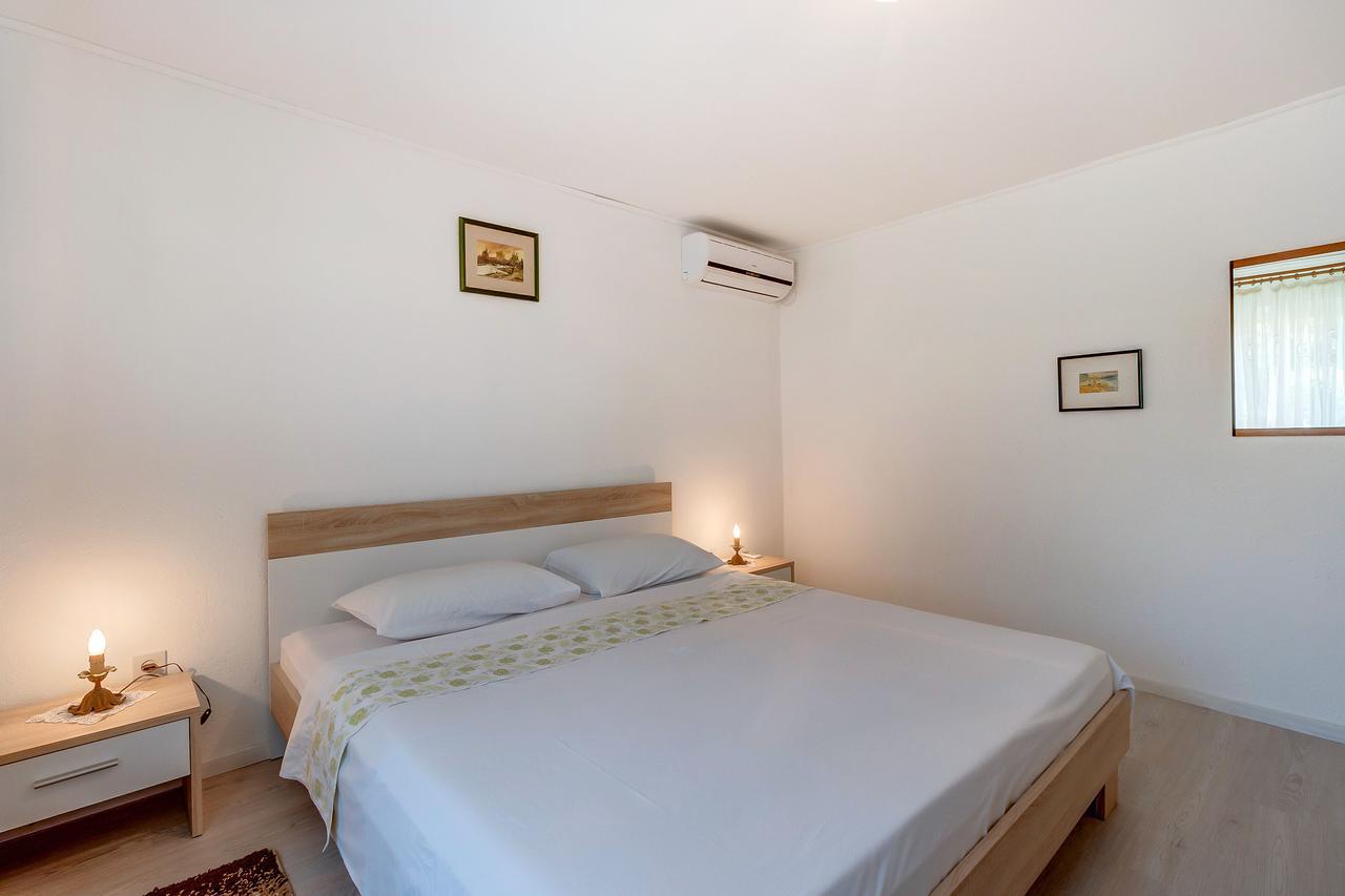 Apartments Ivna Велі-Лошинь Екстер'єр фото