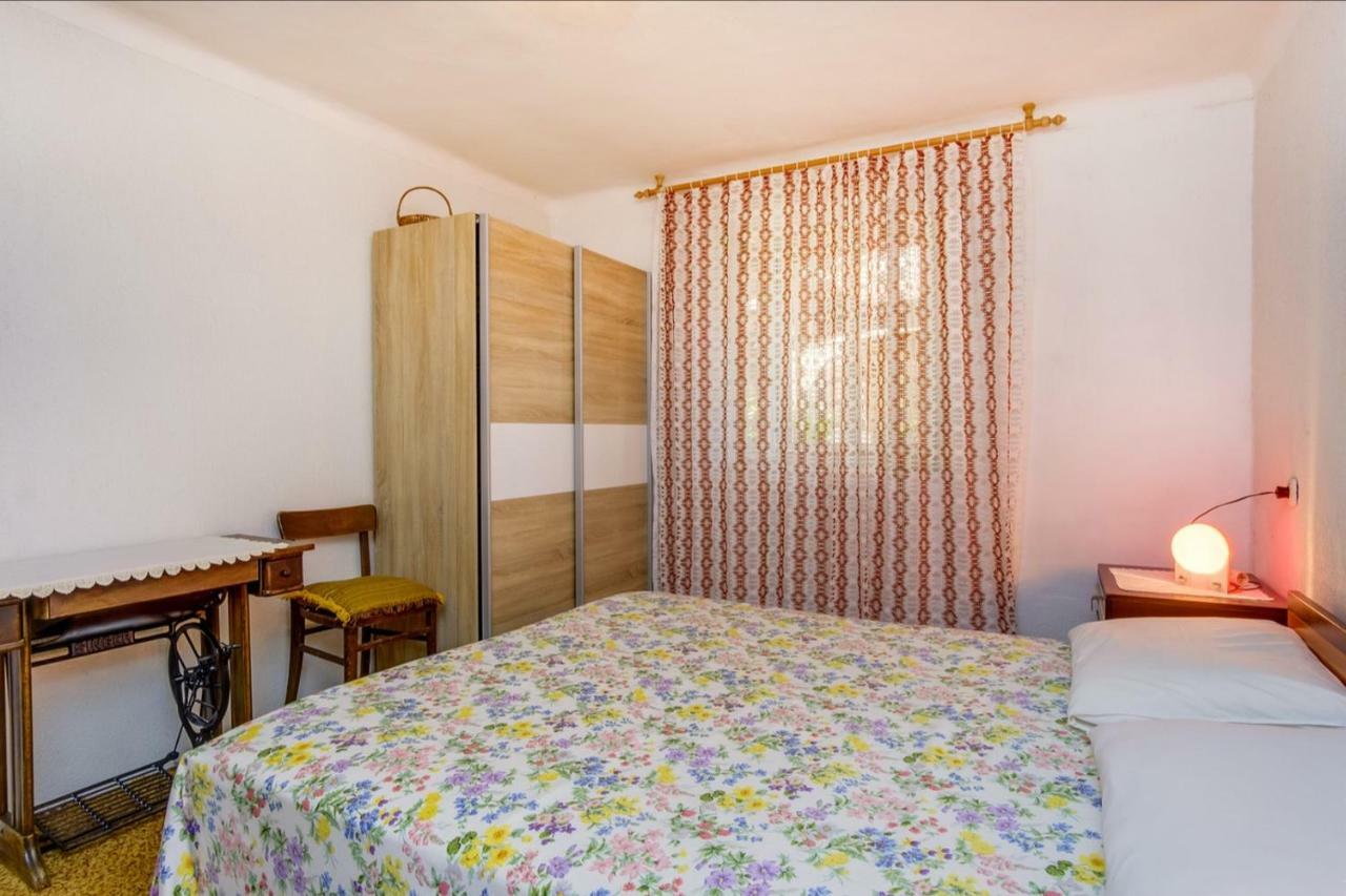 Apartments Ivna Велі-Лошинь Екстер'єр фото